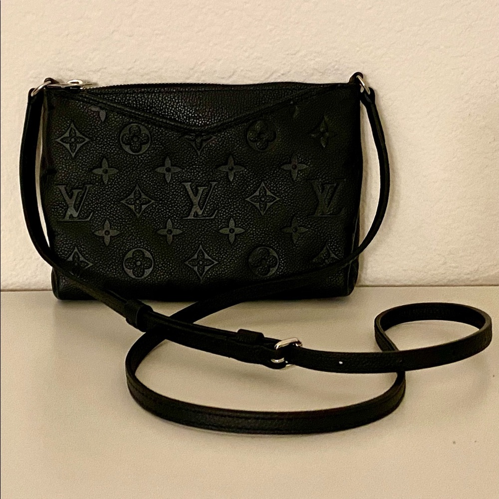 Louis Vuitton - Pallas Clutch in Noir Empreinte